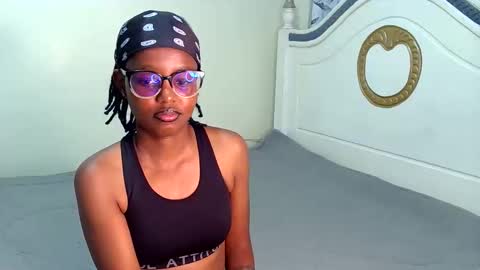 Snapshot of t_okyo chatting on 09-08-25, 06:07 TOKYO online show from 09-08-25, 06:07