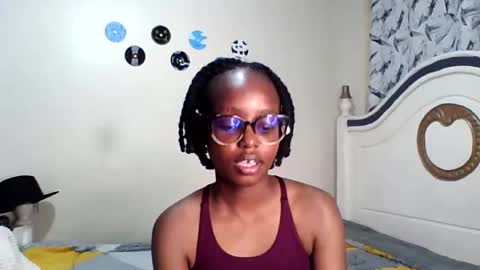 Snapshot of t_okyo chatting on 10-03-25, 07:49 TOKYO online show from 10-03-25, 07:49