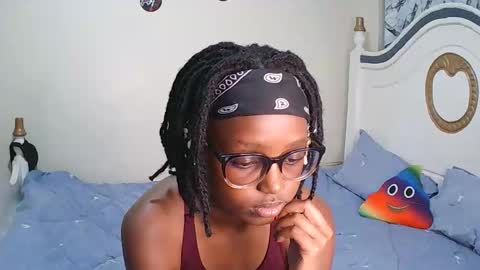 Snapshot of t_okyo chatting on 11-19-25, 04:40 TOKYO online show from 11-19-25, 04:40