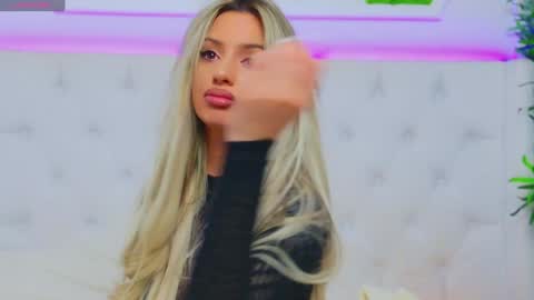 Snapshot of taahiraarabian chatting on 01-27-25, 10:16 Arianna online show from 01-27-25, 10:16