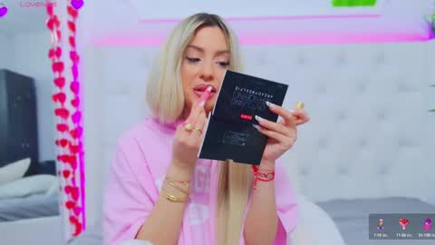 Snapshot of taahiraarabian chatting on 03-11-25, 04:29 Arianna online show from 03-11-25, 04:29