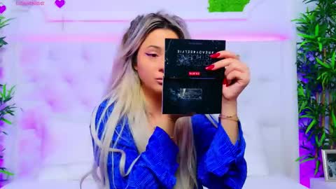 Arianna online show from 11-07-25, 01:22