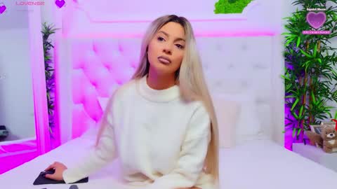 Arianna online show from 12-16-25, 01:49