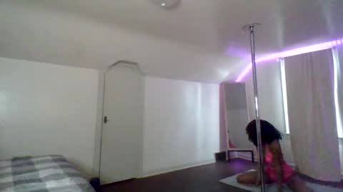 Taephoriaa online show from 03-04-26, 08:37