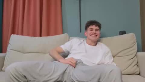 Alex online show from 01-12-26, 05:07