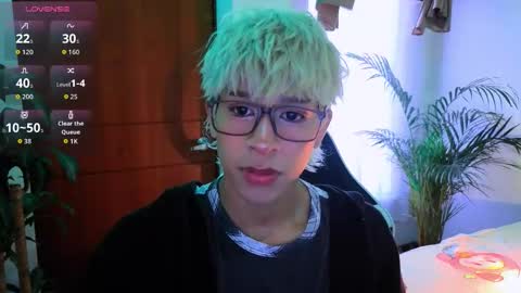 Snapshot of taichi_bluy chatting on 10-20-25, 11:21 taichi online show from 10-20-25, 11:21