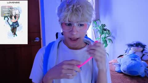 Snapshot of taichi_bluy chatting on 11-11-25, 07:58 taichi online show from 11-11-25, 07:58