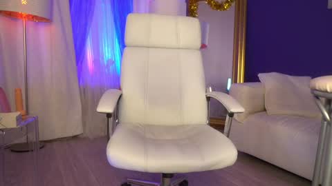 Snapshot of tais_athena chatting on 01-14-25, 12:35 Margo online show from 01-14-25, 12:35