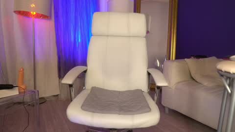 Snapshot of tais_athena chatting on 01-25-25, 11:34 Margo online show from 01-25-25, 11:34