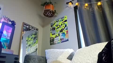 Taishabubblebutt online show from 12-13-24, 06:05