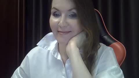 Snapshot of taisialucky77 chatting on 10-20-25, 06:19 taisialucky77 online show from 10-20-25, 06:19