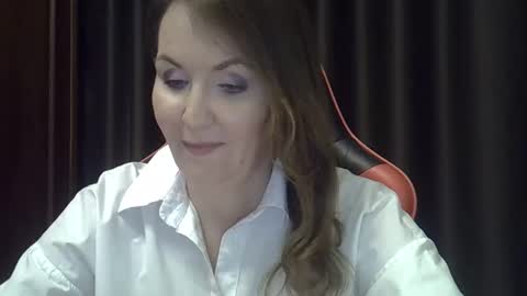 Snapshot of taisialucky77 chatting on 10-21-25, 05:24 taisialucky77 online show from 10-21-25, 05:24