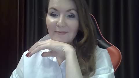 Snapshot of taisialucky77 chatting on 11-16-25, 12:22 taisialucky77 online show from 11-16-25, 12:22