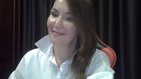 Snapshot of taisialucky77 chatting on 11-24-25, 03:45 taisialucky77 online show from 11-24-25, 03:45