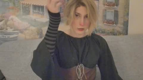 Snapshot of taka_s_paintroom chatting on 01-30-25, 02:38 Taka online show from 01-30-25, 02:38