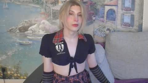 Snapshot of taka_s_paintroom chatting on 09-14-25, 07:18 Taka online show from 09-14-25, 07:18