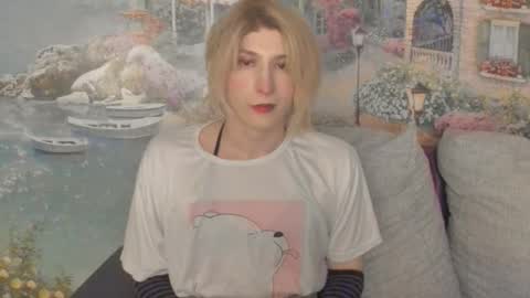 Snapshot of taka_s_paintroom chatting on 09-19-25, 02:13 Taka online show from 09-19-25, 02:13