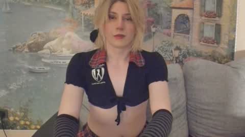 Snapshot of taka_s_paintroom chatting on 06-23-26, 05:44 Taka online show from 06-23-26, 05:44