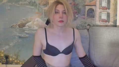 Snapshot of taka_s_paintroom chatting on 06-30-26, 04:41 Taka online show from 06-30-26, 04:41