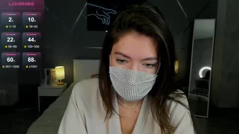 Sasha online show from 10-24-25, 01:35