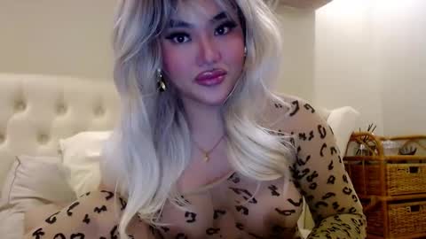 Lena online show from 02-18-25, 02:49