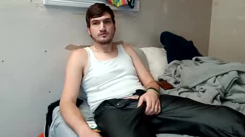 Snapshot of tallerandhandsomer chatting on 11-16-25, 08:20 tallerandhandsomer online show from 11-16-25, 08:20