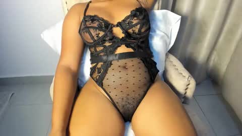 Snapshot of tallswipee chatting on 10-23-25, 04:34 Jade online show from 10-23-25, 04:34