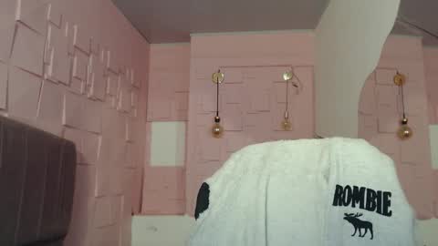 Snapshot of tamara_aa chatting on 11-11-25, 12:32 Tamara online show from 11-11-25, 12:32