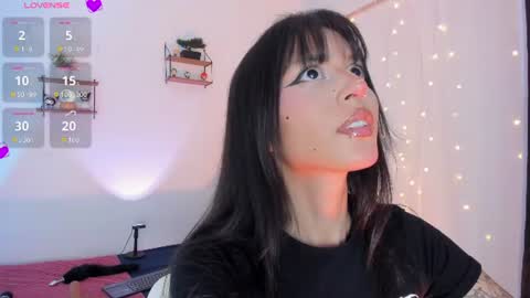Snapshot of tamara_aluna_ chatting on 07-27-26, 07:10 Tamy online show from 07-27-26, 07:10