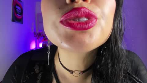 tamara online show from 09-15-25, 01:11