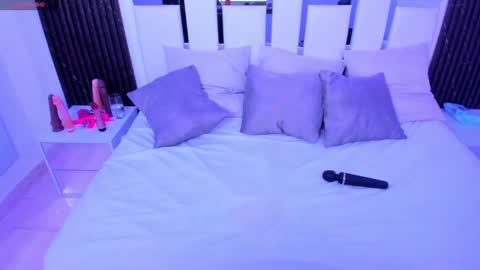 Snapshot of tamhy_ferrara chatting on 01-26-25, 02:41 Tamhy online show from 01-26-25, 02:41