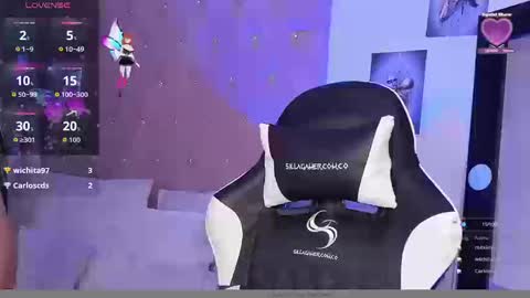 Snapshot of tami_04 chatting on 09-11-25, 01:17 Im Tami online show from 09-11-25, 01:17