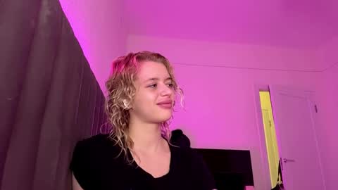 Snapshot of tamiedelagado chatting on 11-05-25, 07:30 Stacy online show from 11-05-25, 07:30