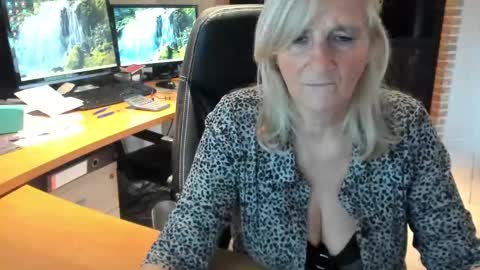 Tammy online show from 12-17-24, 11:49