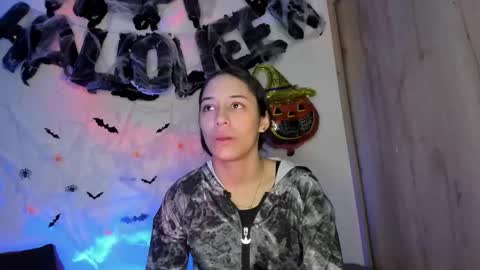 tania06 online show from 11-01-25, 01:13