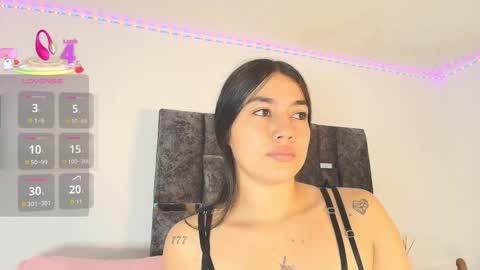 Snapshot of taniamilan chatting on 09-25-25, 10:30 Tania online show from 09-25-25, 10:30