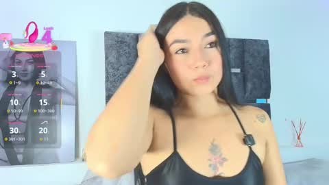 Snapshot of taniamilan chatting on 10-15-25, 01:17 Tania online show from 10-15-25, 01:17