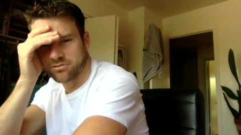 Dr. Love online show from 10-01-25, 03:51