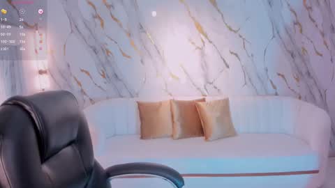 Tara Lawrence online show from 02-12-25, 04:33