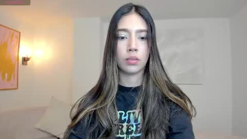 Snapshot of taralawrence chatting on 01-09-26, 03:09 Tara Lawrence online show from 01-09-26, 03:09