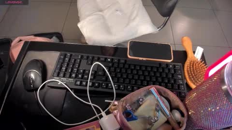 Snapshot of taralawrence chatting on 02-10-26, 03:32 Tara Lawrence online show from 02-10-26, 03:32