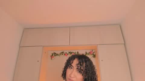  T A R A  online show from 10-10-25, 04:22