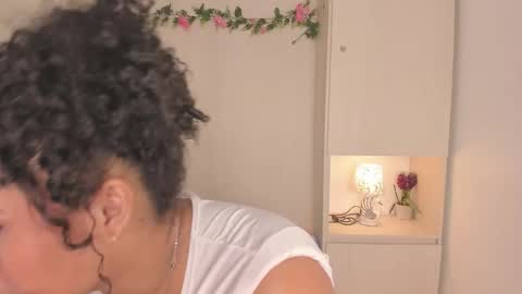  T A R A  online show from 10-25-25, 04:31