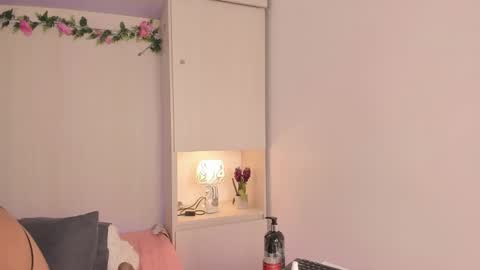  T A R A  online show from 11-15-25, 08:16