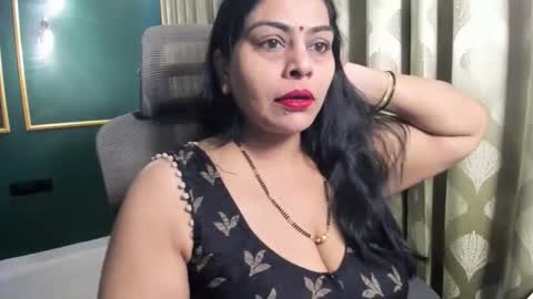 Snapshot of tarivishu23 chatting on 11-11-25, 02:00 tarivishu23 online show from 11-11-25, 02:00