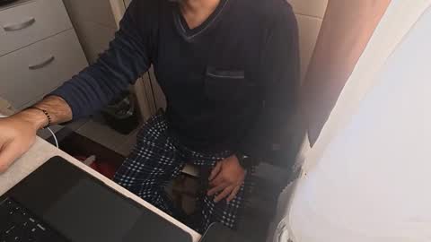 tarkan198 online show from 11-21-25, 08:57