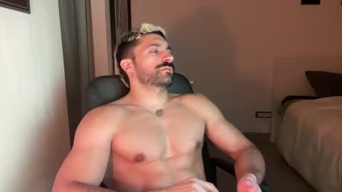 tarquit8 online show from 11-23-25, 01:38