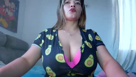 tara rios online show from 10-21-25, 10:32
