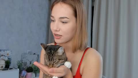 Tate online show from 09-13-25, 07:24