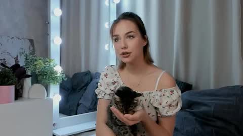 Tate online show from 09-17-25, 06:42